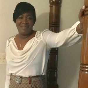 Meet your Posher, Tequeenia